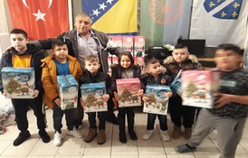 VSI i ove godine doniralo novogodišnje paketiće za štićenike Udruženja ‘Braća romi’
