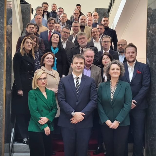 Poslovni barometar 2025: Više od 90% članica preporučuje BiH kao destinaciju za ulaganja